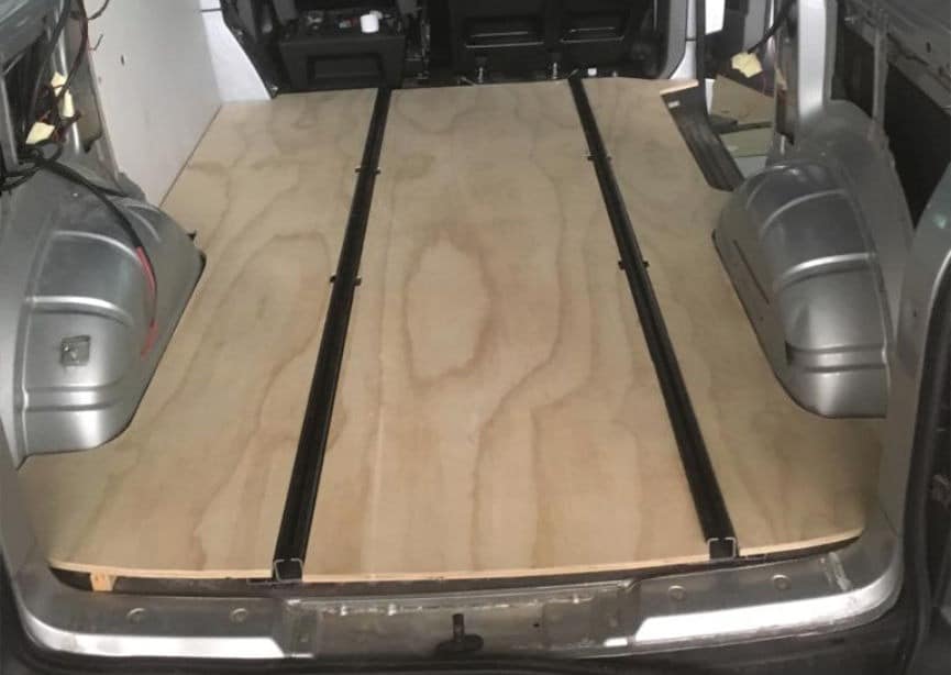Camper furgoneta VW suelo