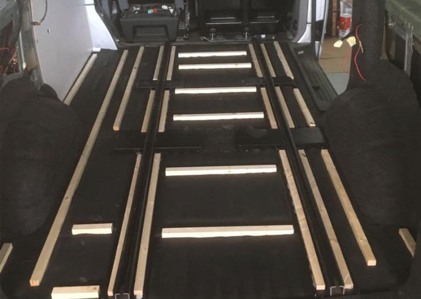Camperizar furgo VW suelo